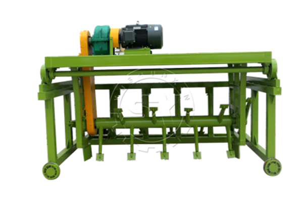 Groove type compost turner for small scale fertilizer fermentation