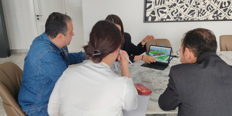 Project discussing with fertilizer plant investors